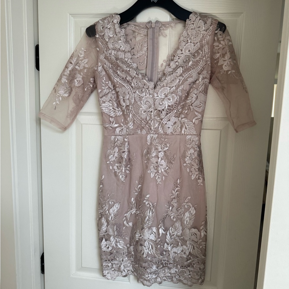 Elegant Lace Dress in Soft Pink